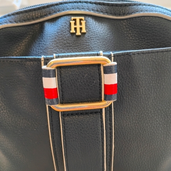 Tommy Hilfiger Navy Crossbody Bag - Picture 1 of 8